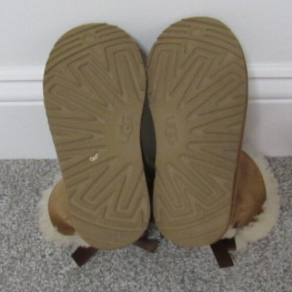 Girl's Ugg Toddler Mini Bailey Bow II Boots 11 - Picture 6 of 6